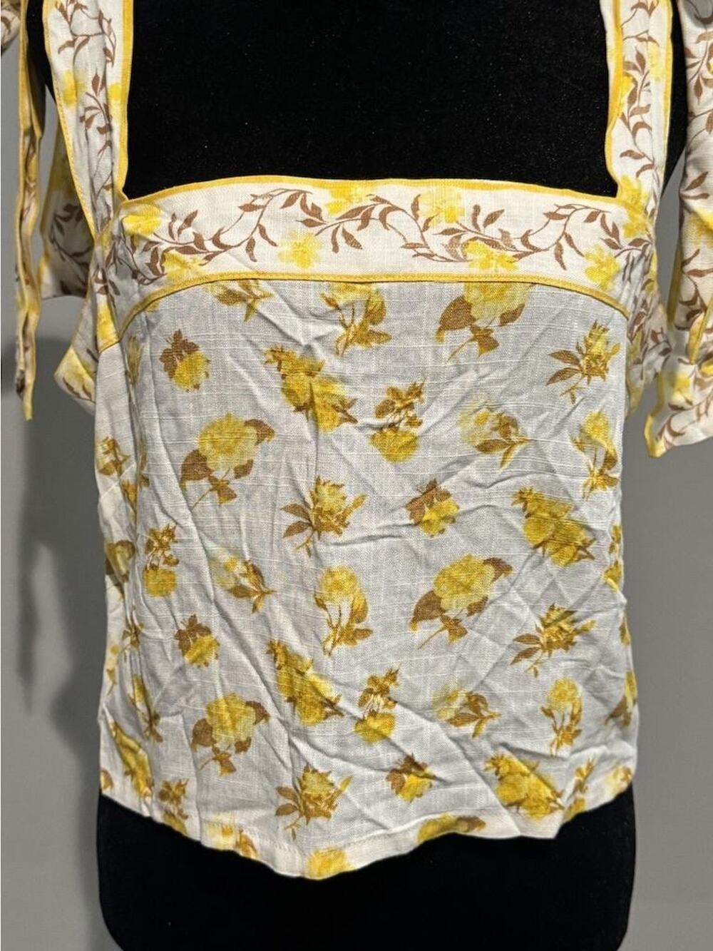 Rose+Olive Tank Top Large Yellow Floral Tie Strap Cropped Smocked Resort Cottage